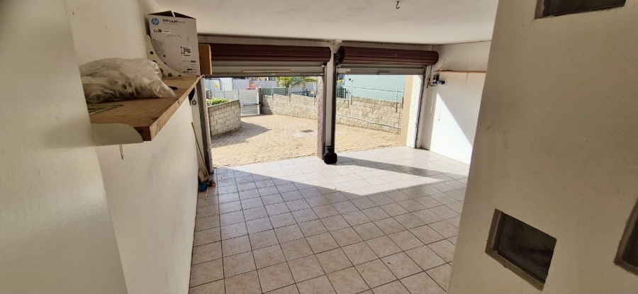 5 Bedroom Property for Sale in Summerstrand Eastern Cape